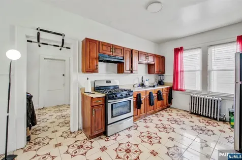67-91 Stockman Place Irvington NJ 07111