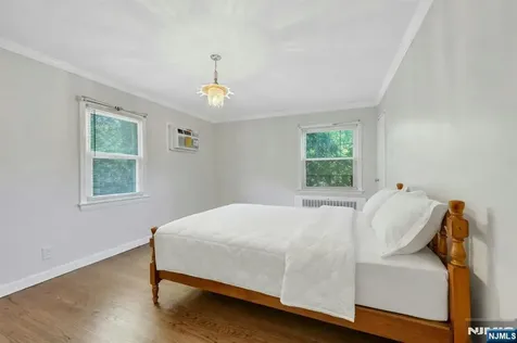 389 Bergen Boulevard Oradell NJ 07649