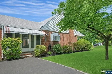 389 Bergen Boulevard Oradell NJ 07649