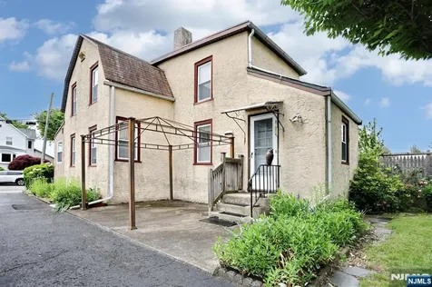 24 Erie Street Dumont NJ 07628