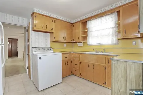 24 Erie Street Dumont NJ 07628
