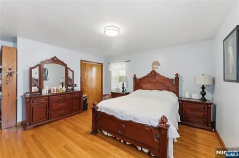 72 Clarendon Place Hackensack NJ 07601