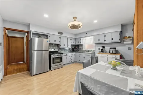 72 Clarendon Place Hackensack NJ 07601