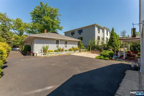 72 Clarendon Place Hackensack NJ 07601