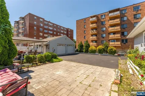 72 Clarendon Place Hackensack NJ 07601