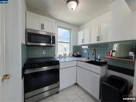173 Corabelle Avenue Lodi NJ 07644