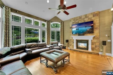 127 Waughaw Road Montville Township NJ 07082