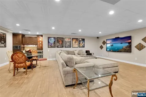 127 Waughaw Road Montville Township NJ 07082