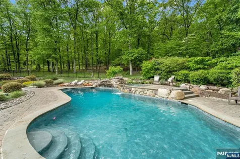 127 Waughaw Road Montville Township NJ 07082