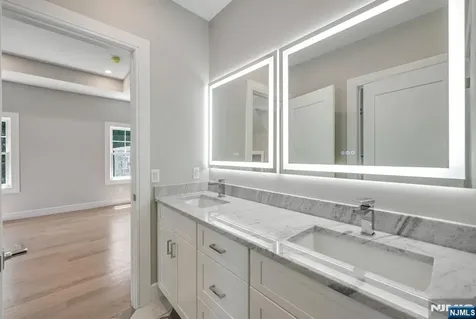 520 Clinton Avenue Wyckoff NJ 07481