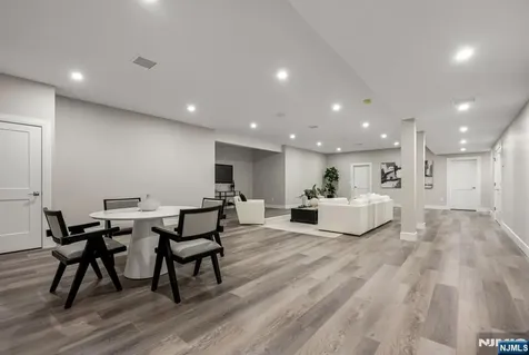 520 Clinton Avenue Wyckoff NJ 07481
