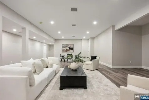 520 Clinton Avenue Wyckoff NJ 07481