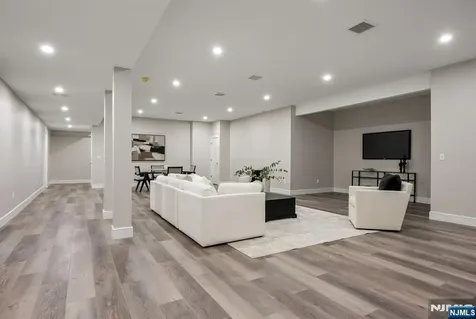 520 Clinton Avenue Wyckoff NJ 07481