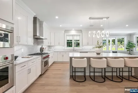 520 Clinton Avenue Wyckoff NJ 07481
