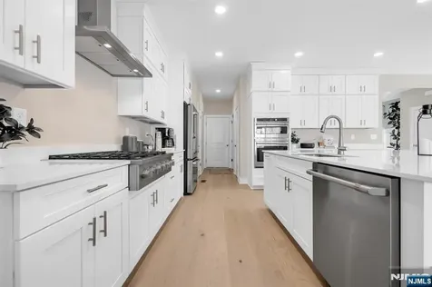 14 Belmont Place Oakland NJ 07436