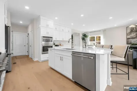 14 Belmont Place Oakland NJ 07436