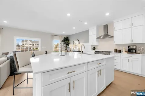 14 Belmont Place Oakland NJ 07436