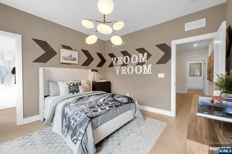 14 Belmont Place Oakland NJ 07436