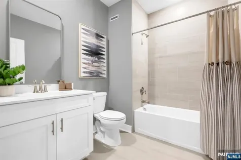 14 Belmont Place Oakland NJ 07436