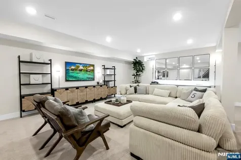 14 Belmont Place Oakland NJ 07436