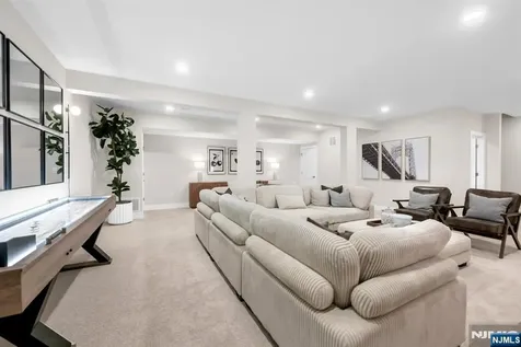 14 Belmont Place Oakland NJ 07436