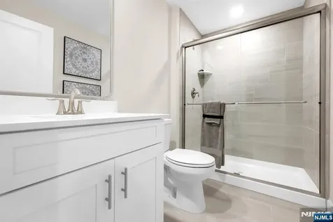 14 Belmont Place Oakland NJ 07436