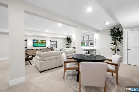 14 Belmont Place Oakland NJ 07436