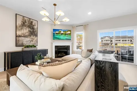 14 Belmont Place Oakland NJ 07436