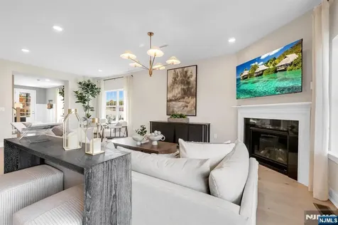 14 Belmont Place Oakland NJ 07436