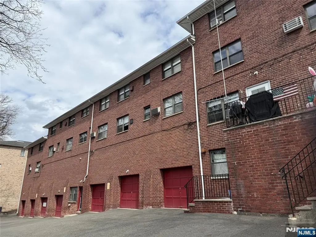 428 Northwood Way Palisades Park NJ 07650