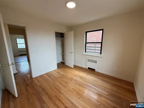 428 Northwood Way Palisades Park NJ 07650