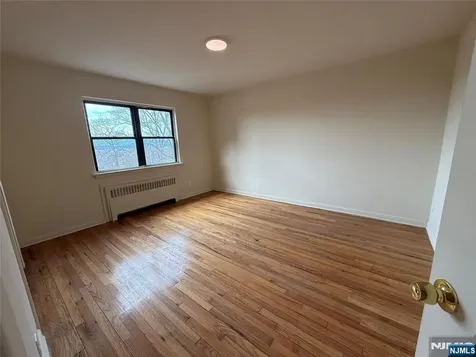 428 Northwood Way Palisades Park NJ 07650