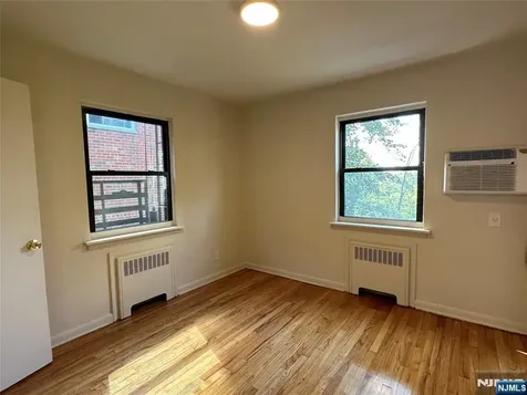 428 Northwood Way Palisades Park NJ 07650