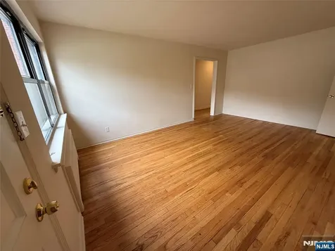 428 Northwood Way Palisades Park NJ 07650