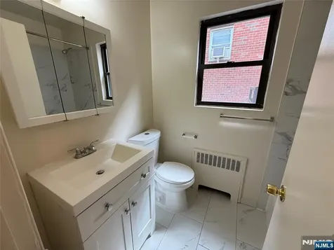 428 Northwood Way Palisades Park NJ 07650