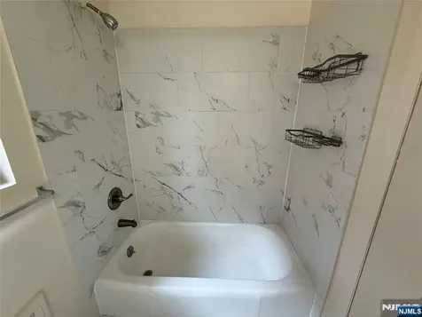 428 Northwood Way Palisades Park NJ 07650