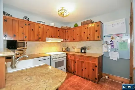353 Downs Street Ridgewood NJ 07450