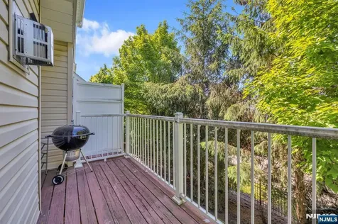 196 Blue Heron Drive Secaucus NJ 07094