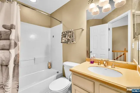 196 Blue Heron Drive Secaucus NJ 07094