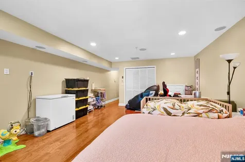 196 Blue Heron Drive Secaucus NJ 07094