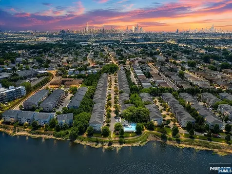 196 Blue Heron Drive Secaucus NJ 07094