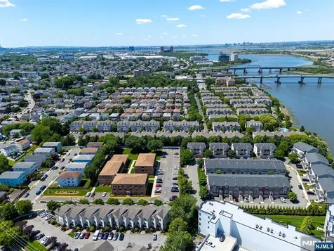 196 Blue Heron Drive Secaucus NJ 07094