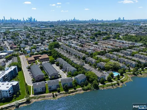 196 Blue Heron Drive Secaucus NJ 07094