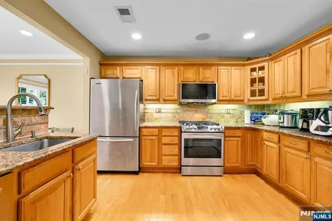 196 Blue Heron Drive Secaucus NJ 07094