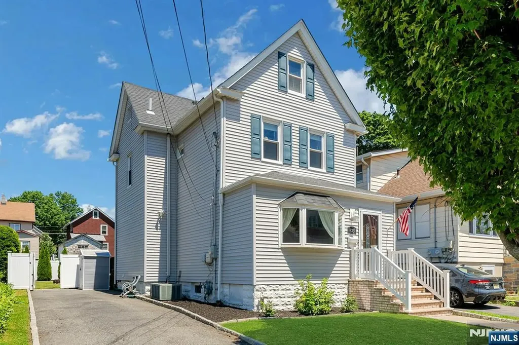 633 Lake Avenue Lyndhurst NJ 07071