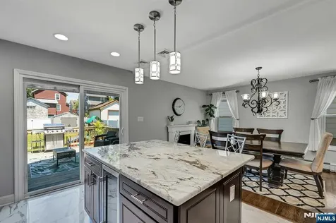 633 Lake Avenue Lyndhurst NJ 07071