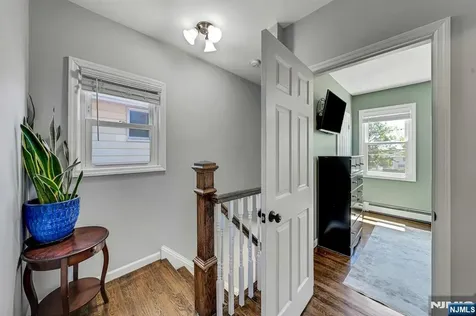 633 Lake Avenue Lyndhurst NJ 07071