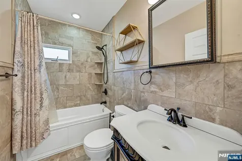633 Lake Avenue Lyndhurst NJ 07071