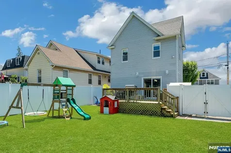 633 Lake Avenue Lyndhurst NJ 07071