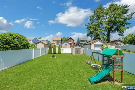 633 Lake Avenue Lyndhurst NJ 07071